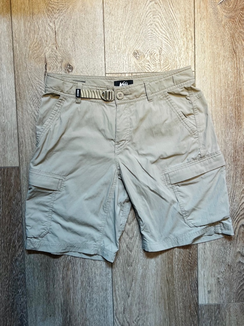 REI CO-op Sahara Women's Shorts | 9" Inseam - Picture 2 of 11